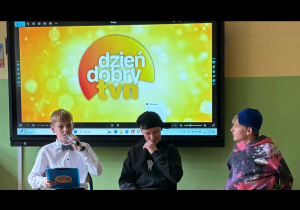 uczniowie podczas wywiadu1