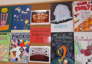 wystawa szkolna afiszów teatralnych lektur wykonane przez uczniów3